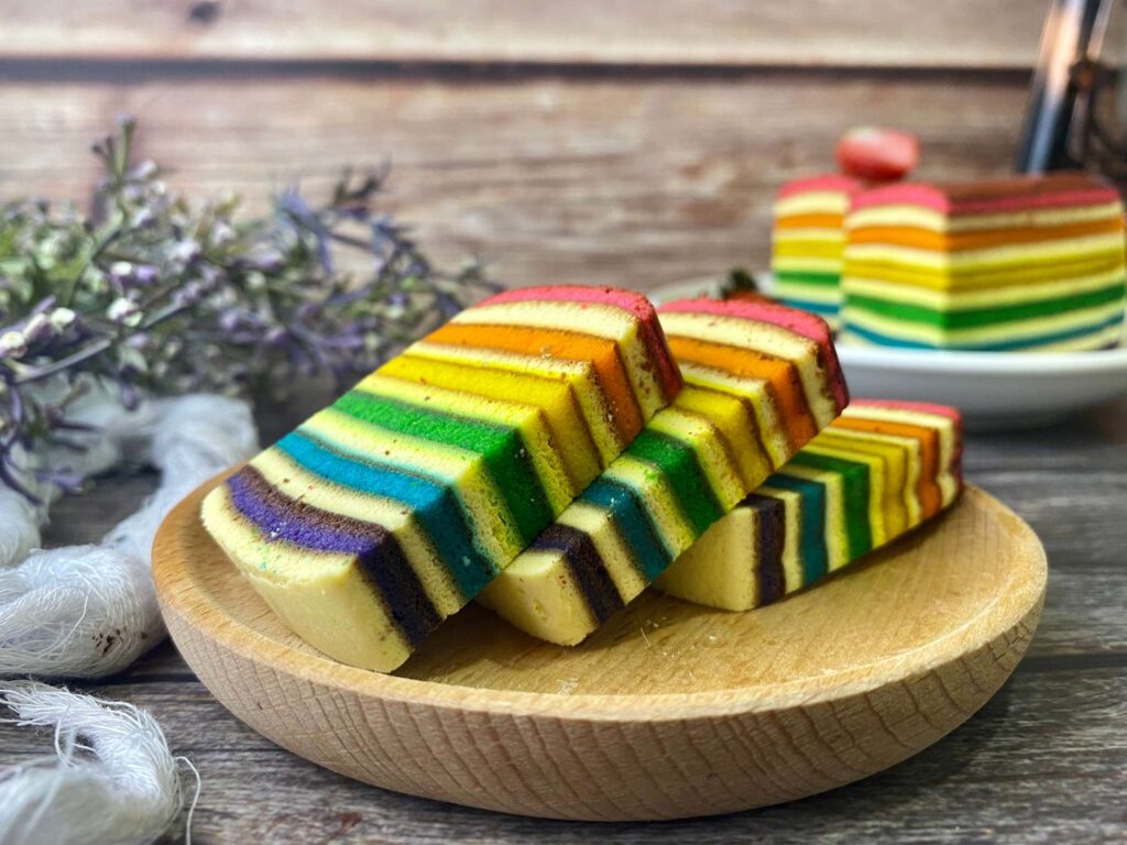 5 Lesser Known Tasty Malaysian Desserts 2 Kek-Lapis
