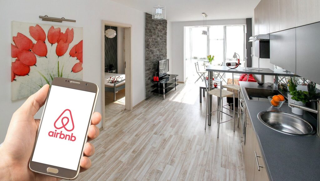 7 Best Travel Apps for Travelers 2 AirBnB